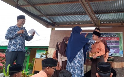 Pembagian Rapor MIN 2 Aceh Utara